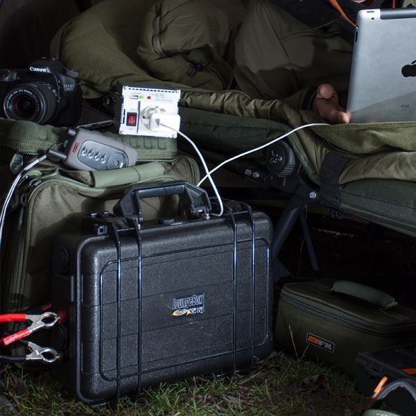 Menič napätia 12V na 220V / 300W