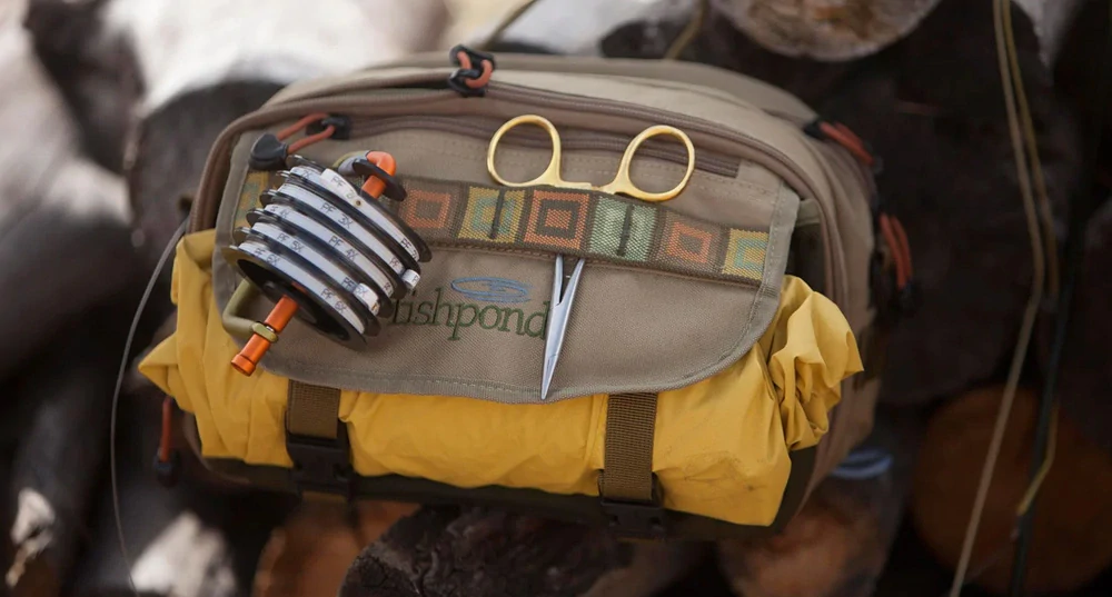 FISHPOND Ľadvinka / náprsné vrecko Blue River