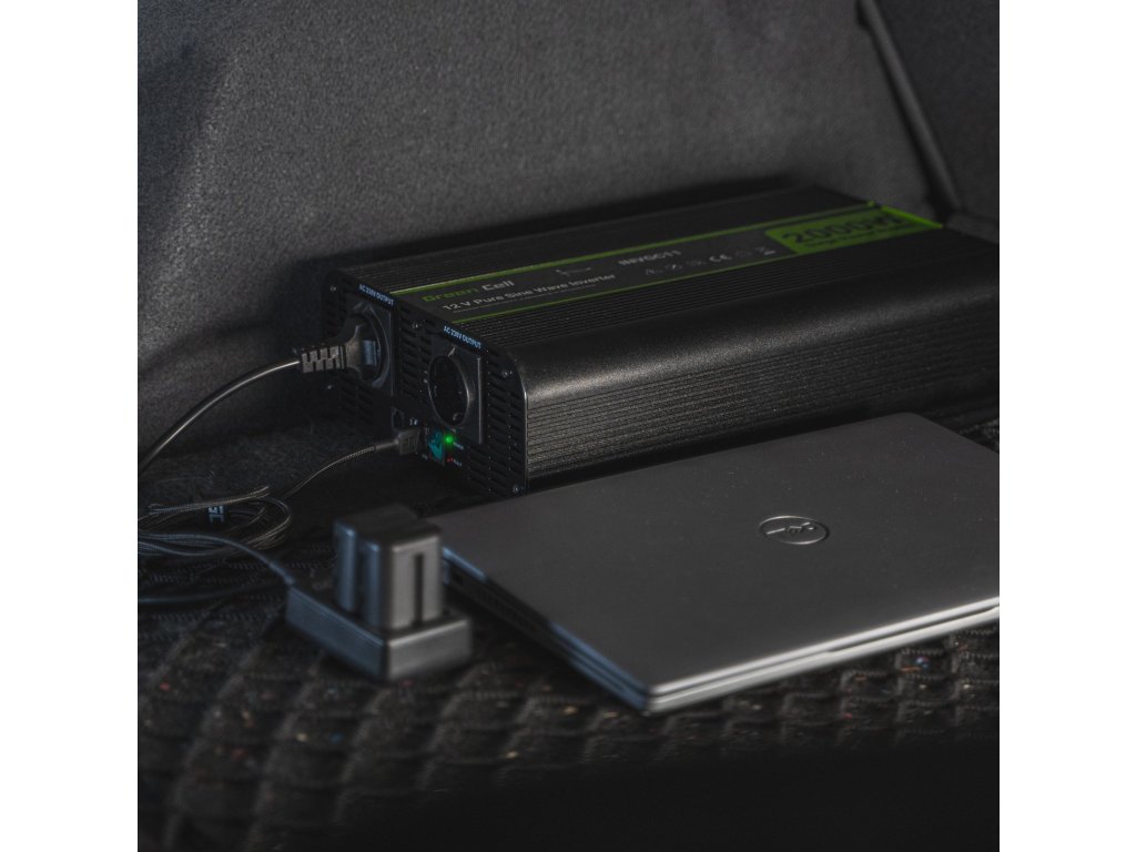 Menič napätia 12V/230V, 300W/600W