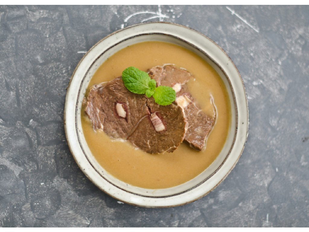 HOTOVKY Z PLECHOVKY Sviečková na smotane s hovädzím mäsom 