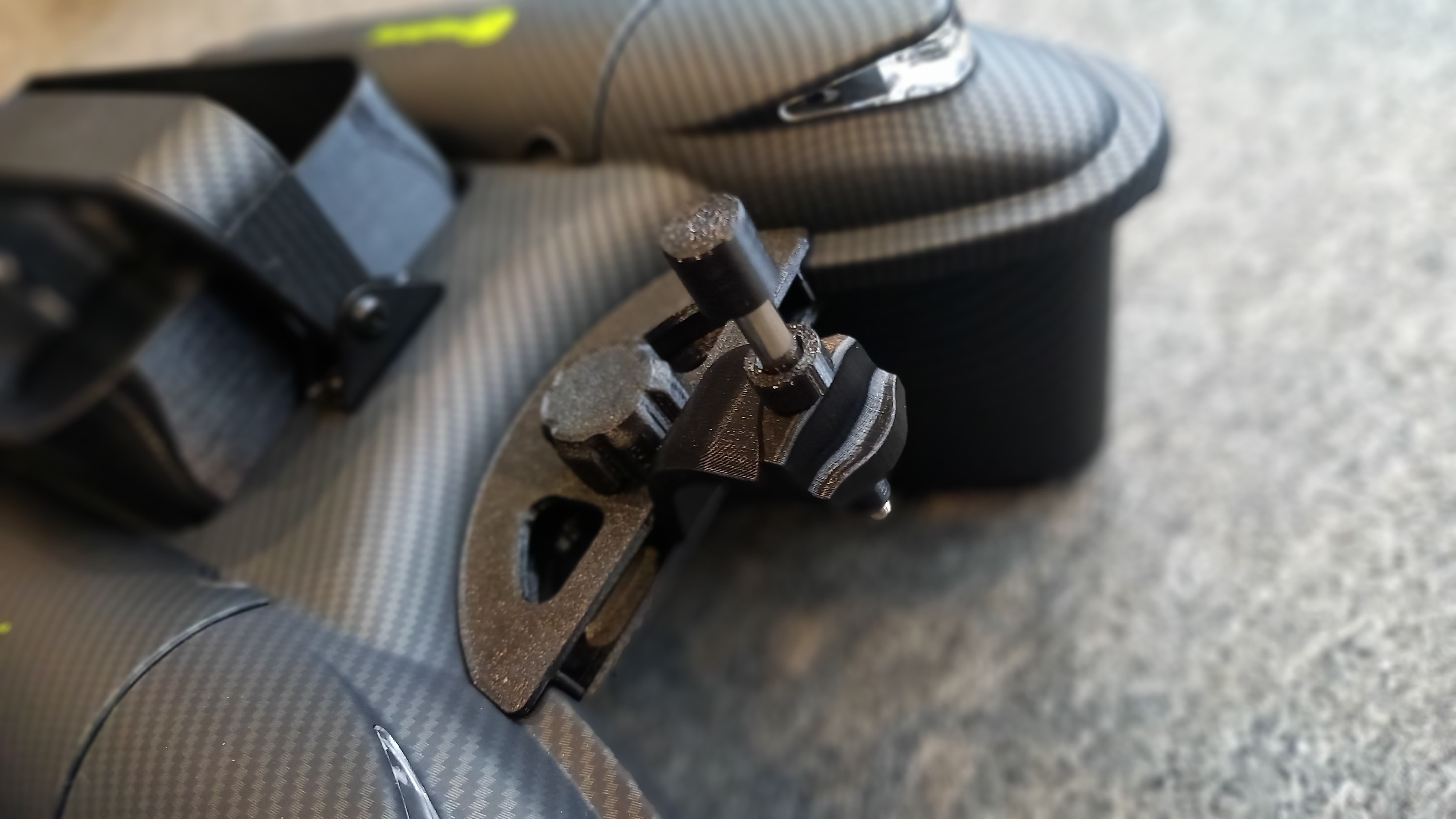 RidgeMonkey Hunter 750 Hopper Extender + Deeper Mount SET