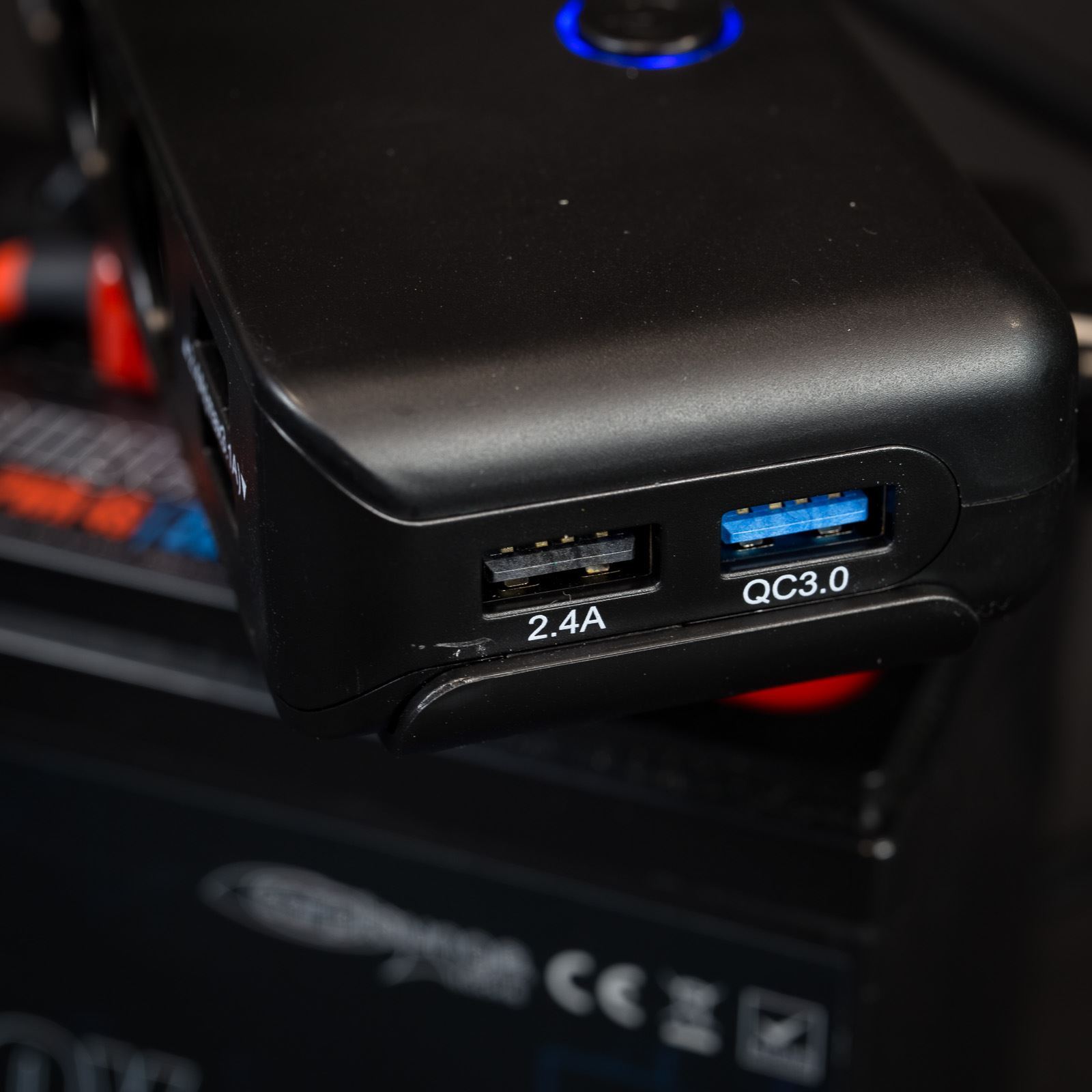 LoungeBox XTRM & PWR Multi-nabíjací adaptér 7-portový 12V USB QC