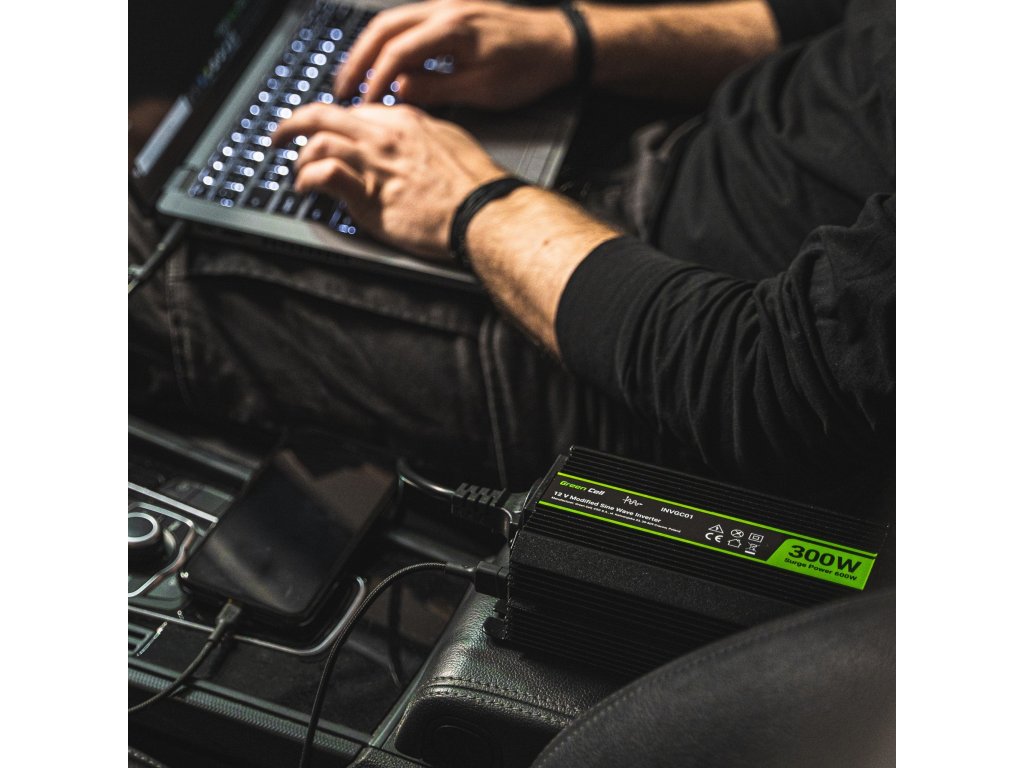 Menič napätia 12V/230V, 300W/600W