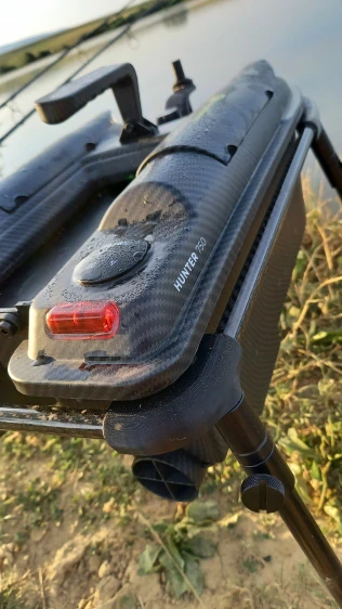 Karbónový stojan na zavážaciu loďku RidgeMonkey Hunter 750