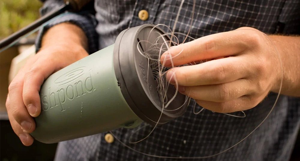 FISHPOND Largemouth Piopod Container Smetiak