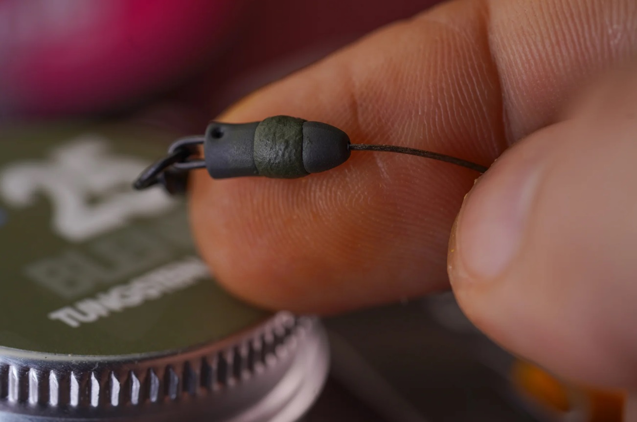 One More Cast Karabinka Tweakerz Dog Bone Ronnie Clip 8 ks