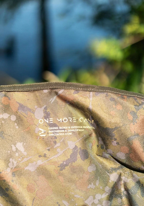 One More Cast Kreslo The Park Bench