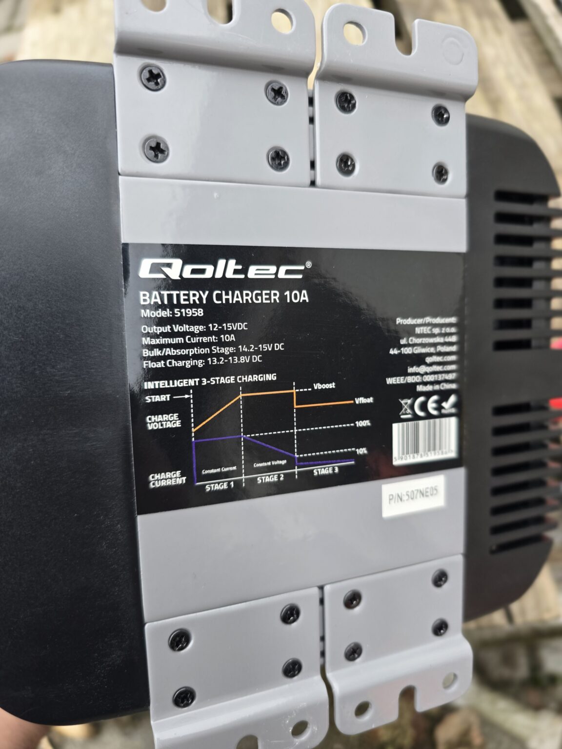 Qoltec 51958 Intelligent Monolith nabíjačka pre LiFePO4 AGM GEL SLA batérie | 10A | 12V – Obrázok 3