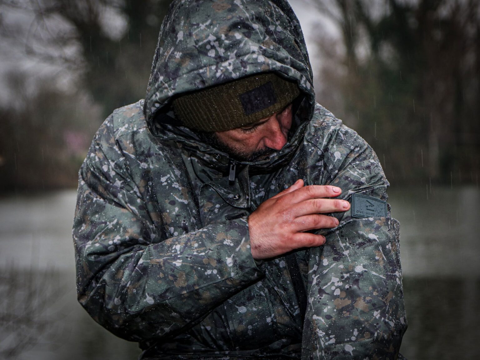 ONE MORE CAST Splash Camo Mrigal Spring Water Resistant Jacket - Nepremokavá Bunda – Obrázok 3