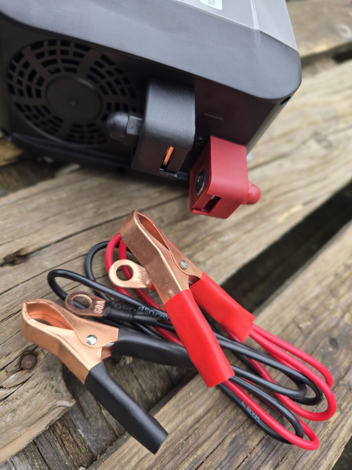 Qoltec 51958 Intelligent Monolith nabíjačka pre LiFePO4 AGM GEL SLA batérie | 10A | 12V – Obrázok 4