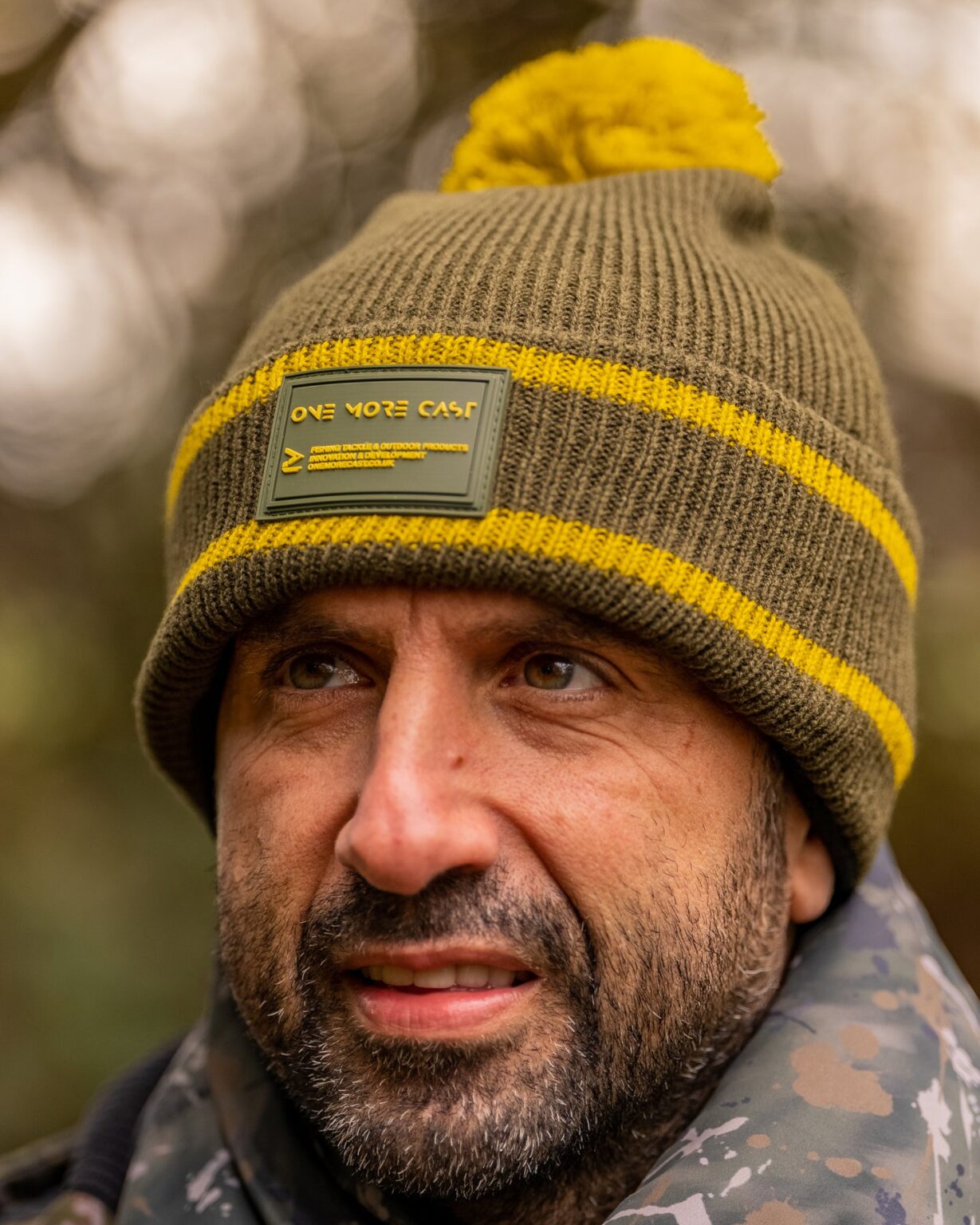 ONE MORE CAST THE MUSTARDO BOBBLE HAT - Nepremokavá zimná čiapka – Obrázok 4