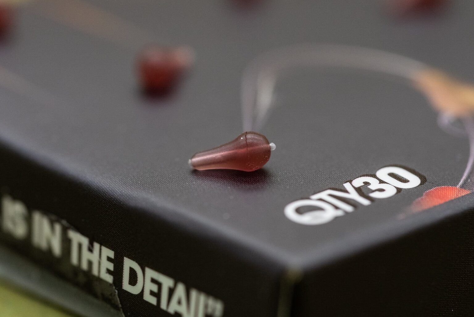 ONE MORE CAST DAZZLERS WORM BROWN LONG DISTANCE HOOKBEAD - Zarážky na háčik hnedé – Obrázok 4