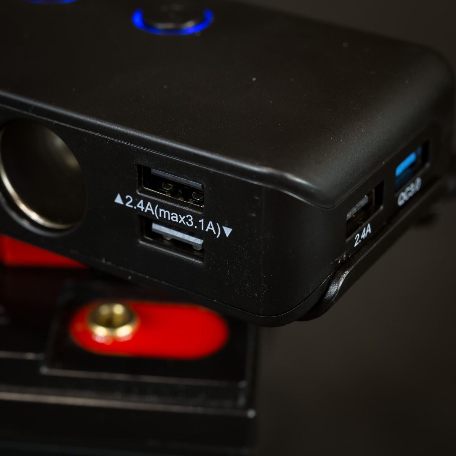 LoungeBox XTRM & PWR Multi-nabíjací adaptér 7-portový 12V USB QC – Obrázok 5