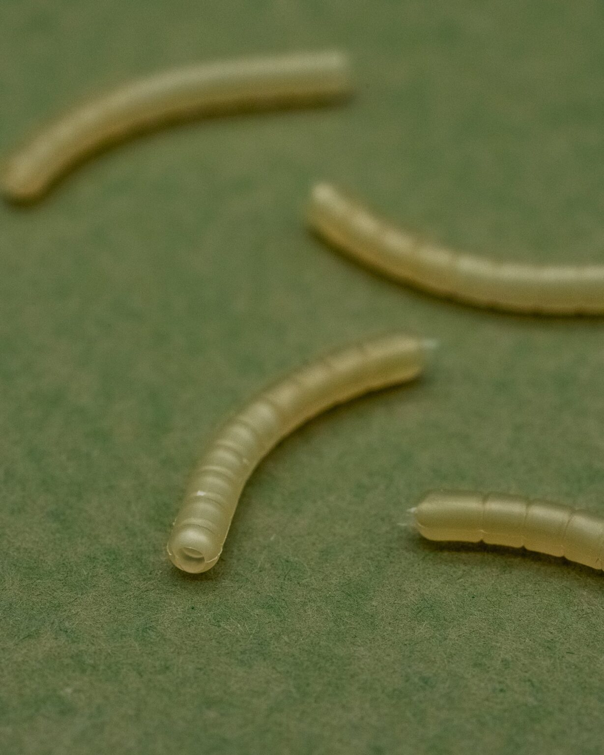 ONE MORE CAST DAZZLERS MAGOLINER - CURVE - Vlasové rovnátka Biele – Obrázok 5